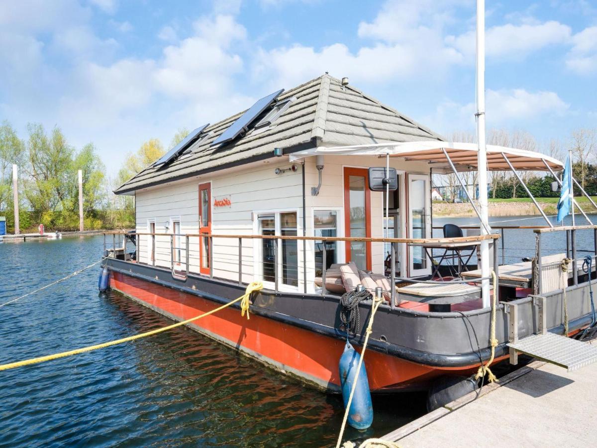 Fantastic Watervilla In Kerkdriel At The Zandmeren Lake Dış mekan fotoğraf